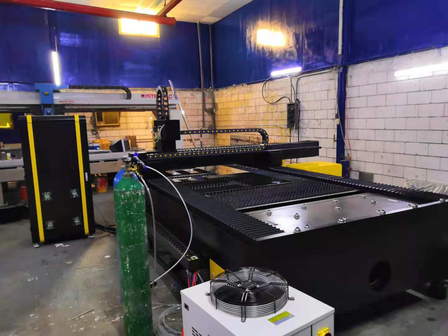 Série LF Machine de découpe laser pour l'acier inoxydable
