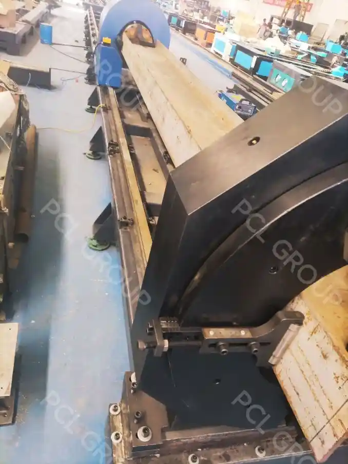 machine combinée de découpe au plasma de plaques et de tuyaux image