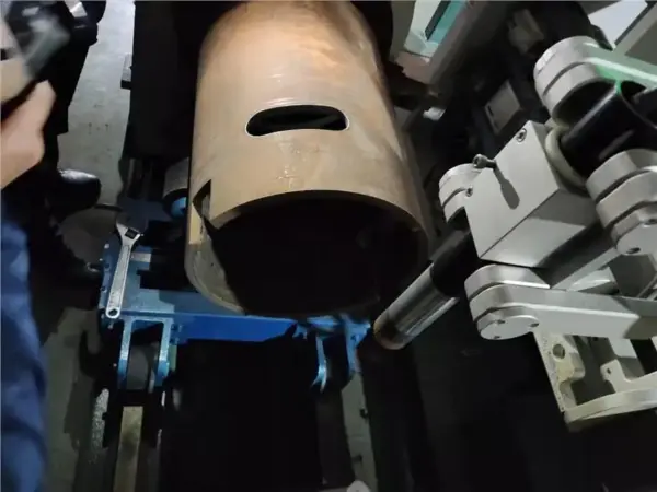 Roller-bed CNC plasma pipe cutting machine